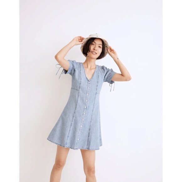 Madewell Dresses & Skirts - Madewell Light Blue Wash‎ Button-Front Short Sleeve Mini Denim Dress Size 0